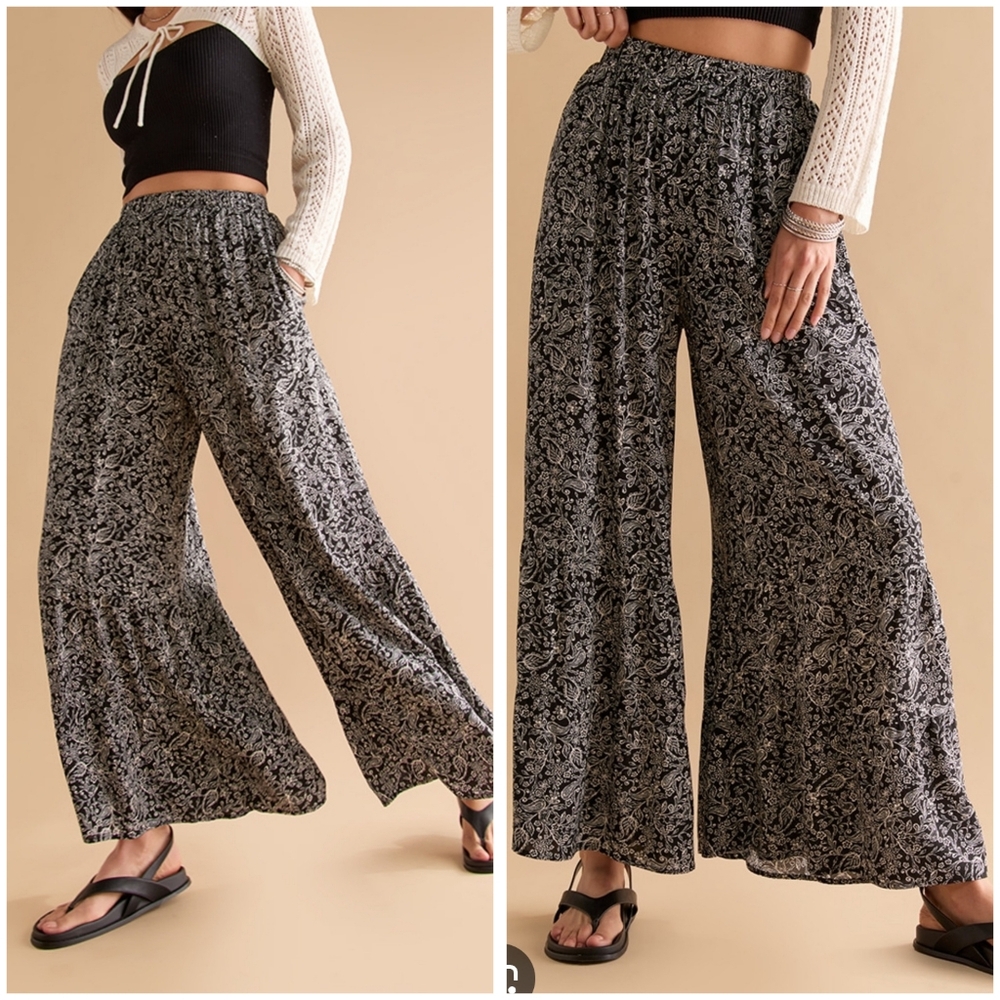 NWT Francesca's Veronica Floral Fluid Wide Leg Pants Black Size Medium